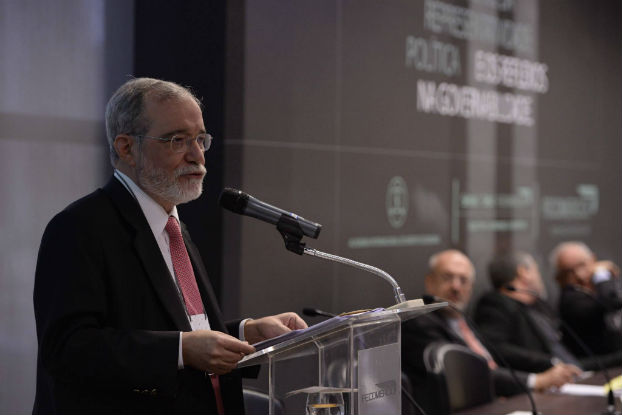 Medidas pontuais podem melhorar sistema político brasileiro, comenta Everardo Maciel