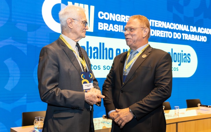 Ivo Dall'Acqua Júnior, presidente em exercício da FecomercioSP, marca presença nos debates