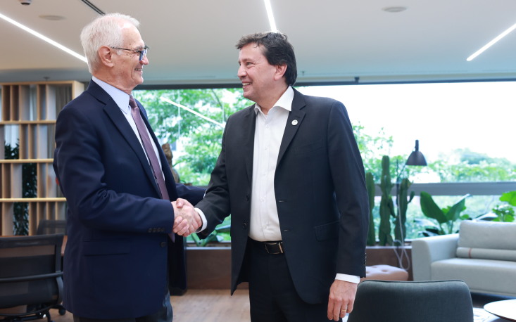 Ivo Dall'Acqua Júnior, presidente em exercício da FecomercioSP, e Floriano Pesaro, diretor de Gestão Corporativa da Apex