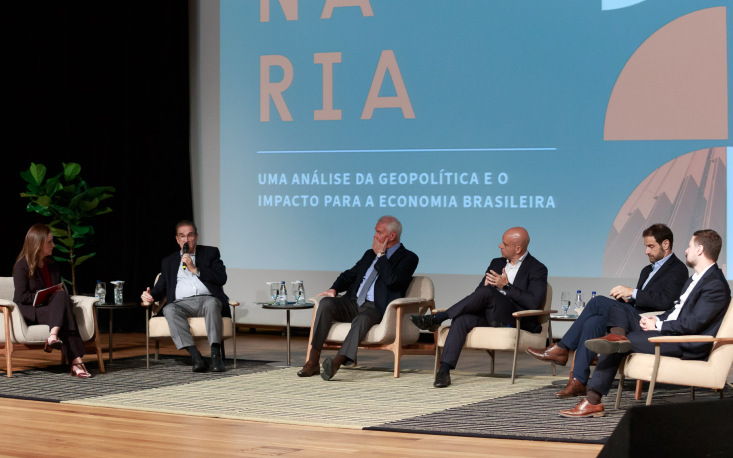 Reunião plenária realizada no fim de agosto