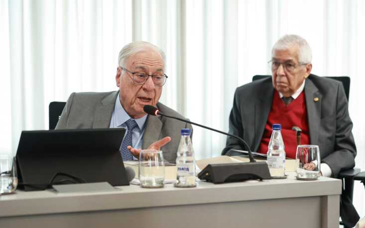 À direita do Professor Ferreira Filho, Almir Pazzianotto, ex-ministro do Trabalho (Imagem: Edilson Dias)