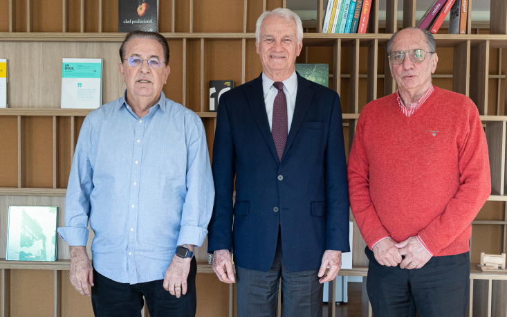 Luiz Carlos Motta, presidente da Fecomerciários, ao lado de Ivo Dall'Acqua e Ricardo Patah  Luiz Carlos Motta, presidente da Fecomerciários, ao lado de Ivo Dall'Acqua e Ricardo Patah