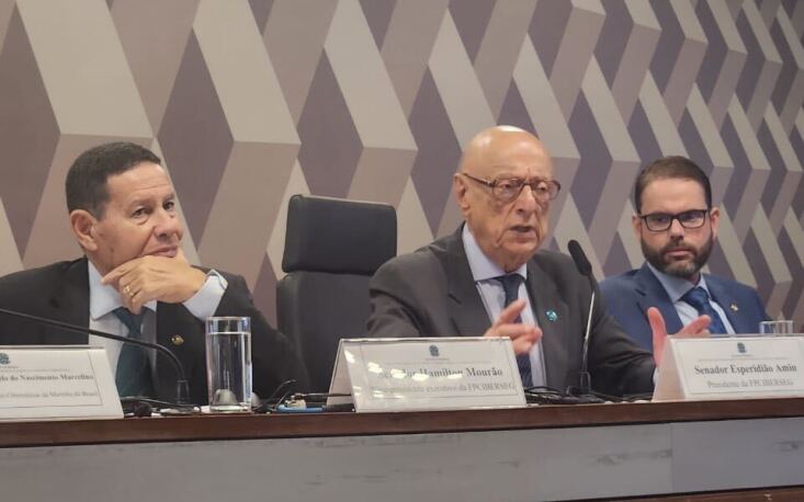 Os senadores Hamilton Mourão (Republicanos/RS); Esperidião Amin (PP/SC); e Jorge Seif (PL/SC)