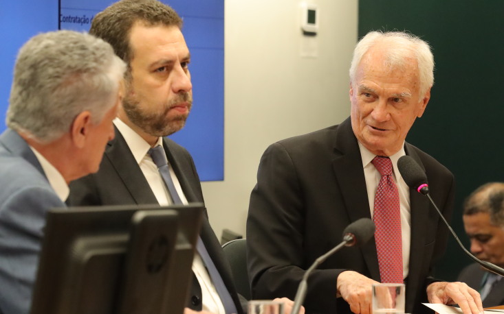 Dr. Ivo Dall’Acqua Junior debate com o ministro Guilherme Boulos e com o deputado Rogério Correia. (Foto: Paulo Negreiros/FecomercioSP)