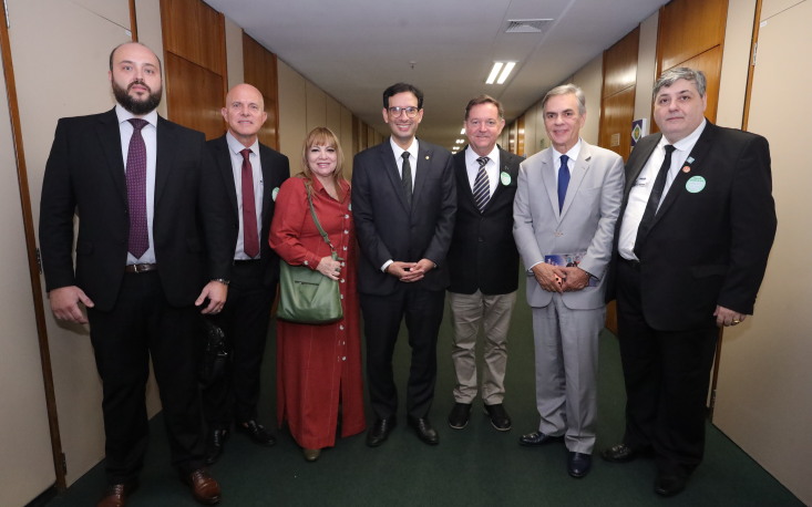 Comitiva se reuniu com o deputado Leo Prates (Republicanos/BA), relator da Comiss&atilde;o Especial da PEC 6x1