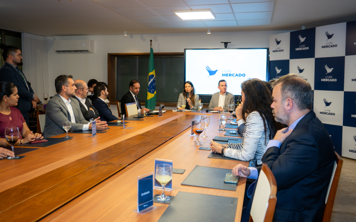 Deputada Any Ortiz (PP/RS), presidente da Comiss&atilde;o Especial do Simples e tamb&eacute;m da Frente Parlamentar da Mulher Empreendedora, e o deputado Jorge Goetten (Rep/SC). (Foto: Renato Luiz/FecomercioSP)