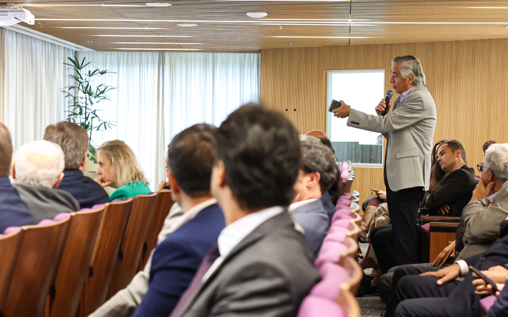 Representantes de diversos setores comparecem ao evento