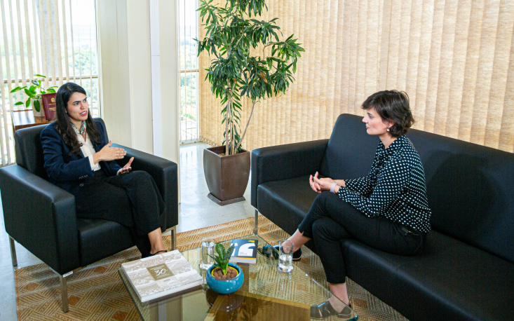 Jornalista Mônica Sodré em conversa com Lilian Cintra de Melo