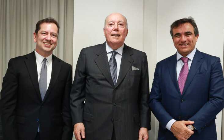 68d19dd507ac8-foto7 Andrade, Costa e Torres no encerramento da reunião (Crédito: Edilson Dias/FecomercioSP)
