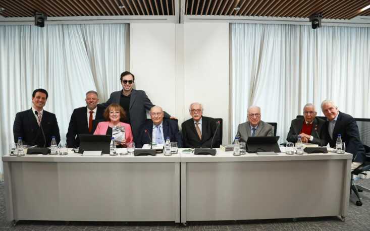 68d2f0796d229-mesa_2 Nomes de peso que compuseram a segunda mesa da reunião (Imagem: Edilson Dias)