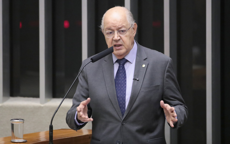 68e67cca42a1d-img20251007125310806 Luiz Carlos Hauly é homenageado na Câmara dos Deputados. (Foto: Bruno Spada/Câmara dos Deputados)