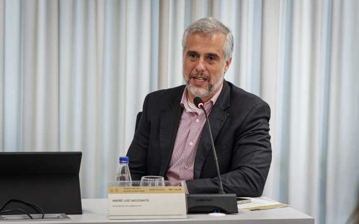 68f6645191e23-whatsapp_image_2025_10_20_at_13_14_19 André Sacconato reforça a necessidade de abertural comercial. (Foto: Ivan Dias/Divulgação FecomercioSP)