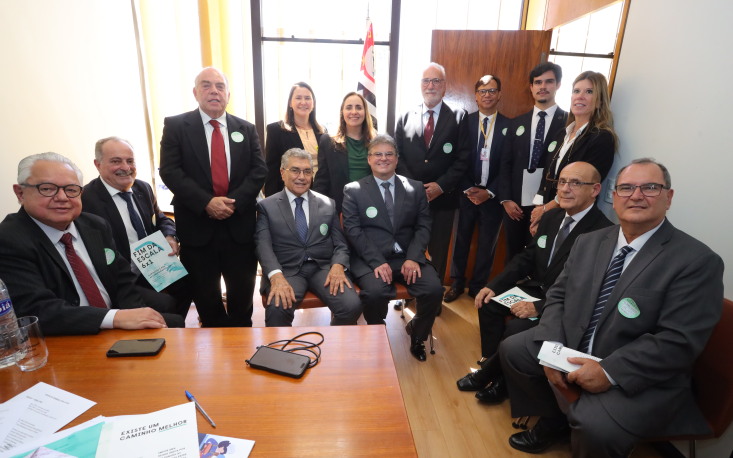 Comitiva se reuniu com a deputada Adriana Ventura (Novo/SP) e outras lideranças para defender no Congresso um trâmite que amplie o diálogo