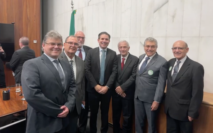 Presidente da Câmara dos Deputados, Hugo Motta, garante à comitiva empresarial da FecomercioSP olhar atento aos custos que mudanças na escala e na jornada de trabalho podem trazer aos negócios