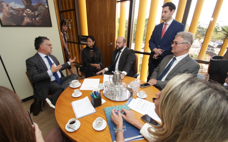 A comitiva também participou de reunião com o deputado Alencar Santana (PT/SP), presidente da Comissão Especial da PEC 6x1
